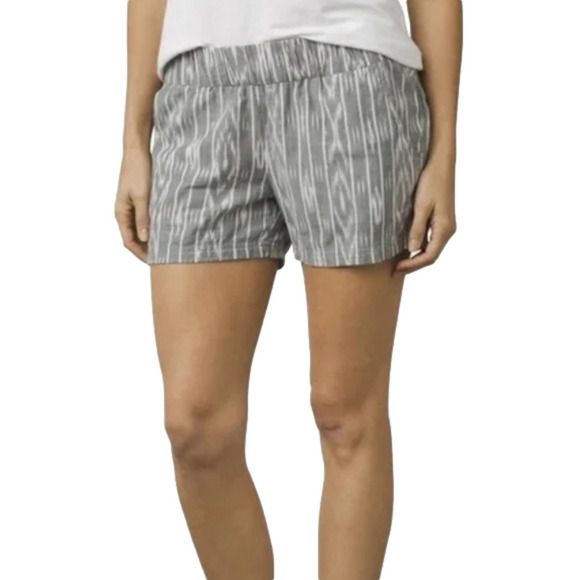 Prana Reba Gray and White Aztec Print Shorts.  Women’s Size Large - Picture 1 of 12
